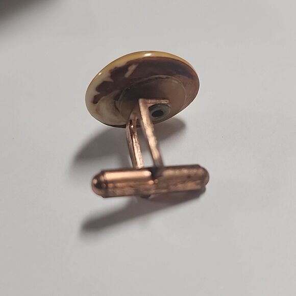Single Orphan Vintage Antique Operculum Cufflink - Picture 3 of 5